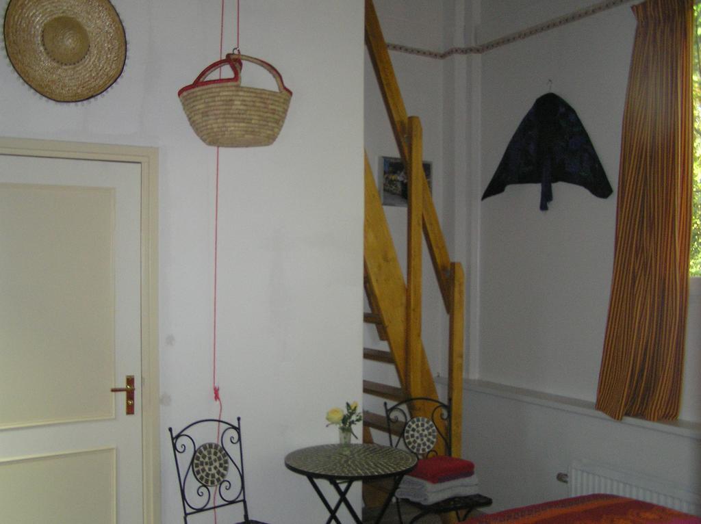 B&B Atelier Maarbeek Hellendoorn Ruang foto